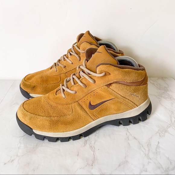 Nike Yucan Water Shield Suede Boots - Picture 3 of 8